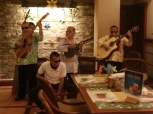A Banda do Restaurante (photo by Francis) D Cebu (2)